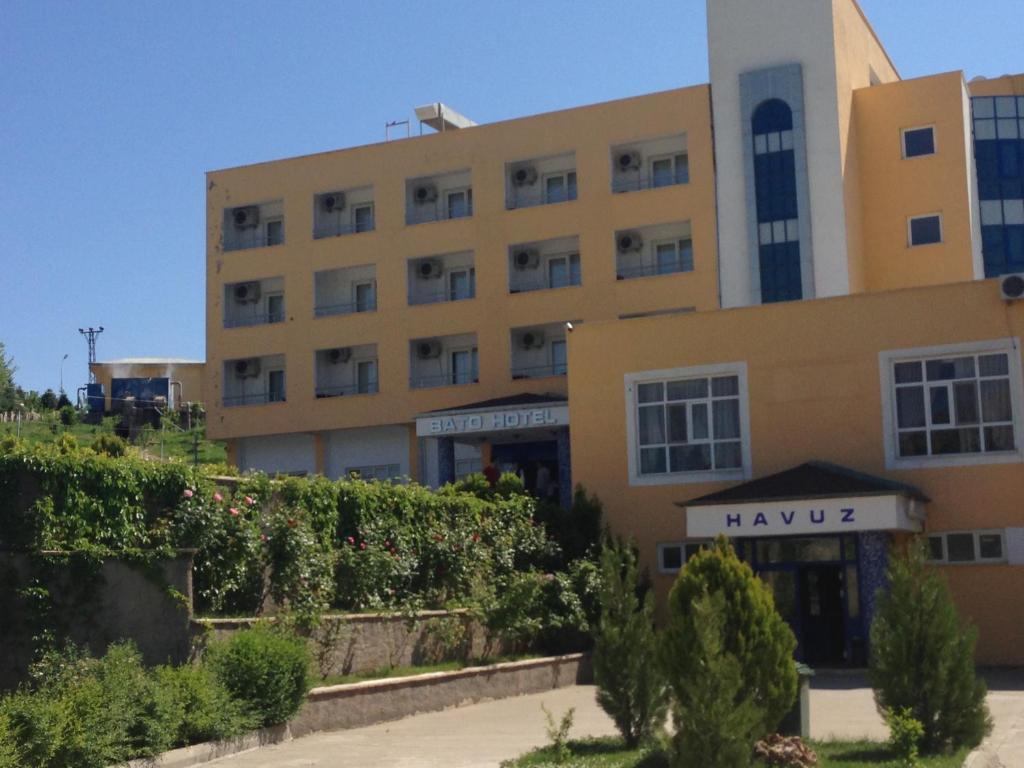 Bato Thermal Hotel บาทมาน ภายนอก รูปภาพ